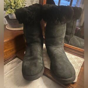 UGG Classic Tall Sheepskin Lined Suede Winter‎ Boots Black Women's Size 9 GUC